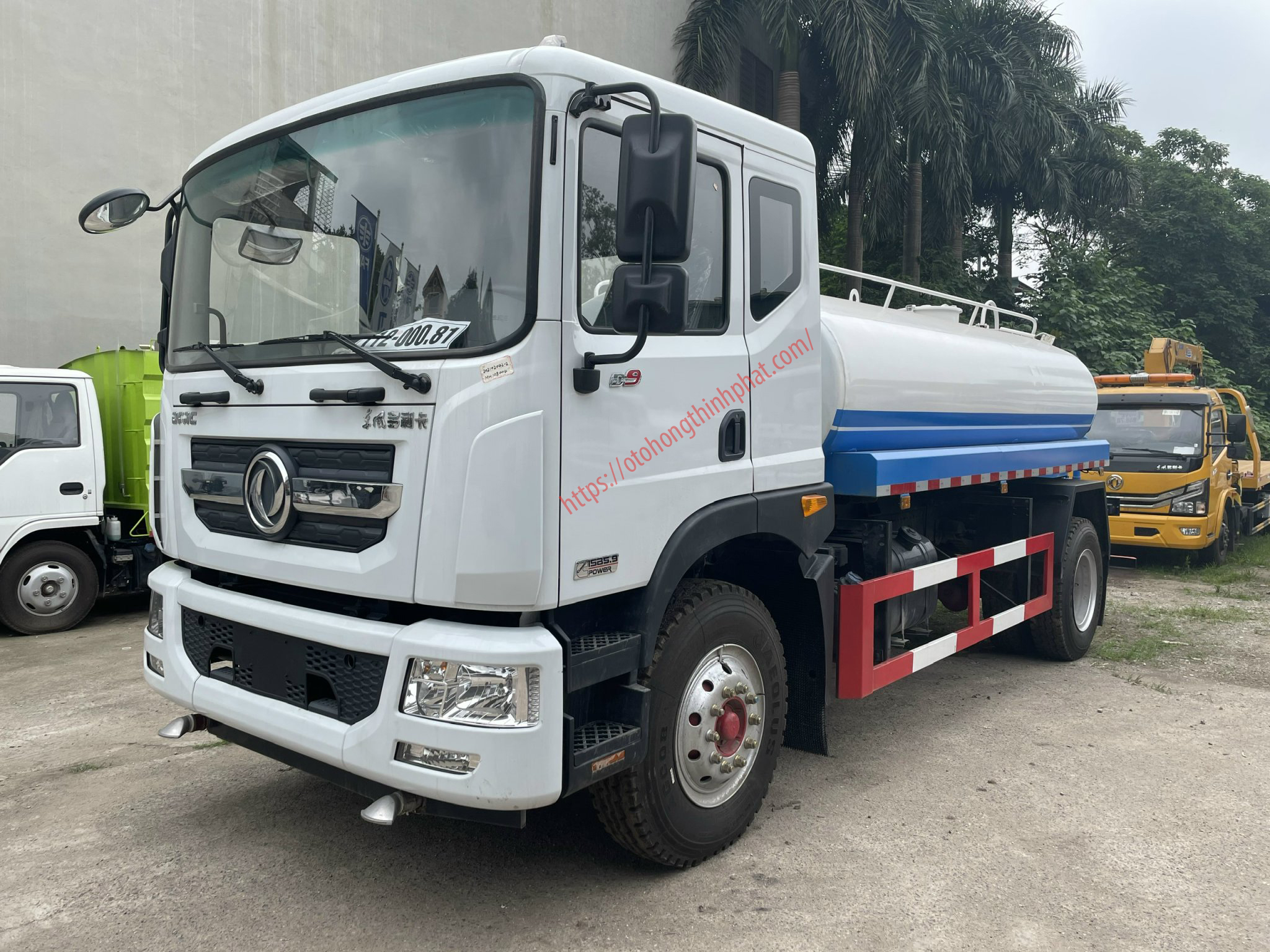 Xe tưới nước rửa đường 9 khối Dongfeng đời mới